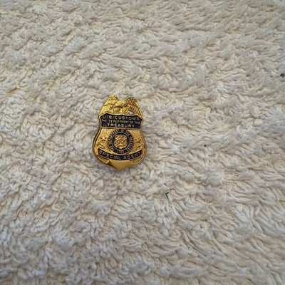 Vintage Pin- US Dept Treasury US Customs Lapel Pin