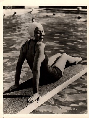 Betty Hamilton (1934)   Collectable Vintage Cheesecake Photo 1163K