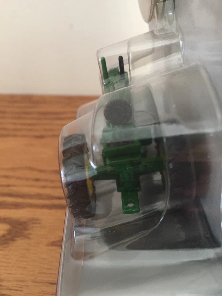 Tractor John Deere Modelo G Ultra Raro Premier Serie "Muddy" 1/64 Nuevo en Paquete Foto 4 de 4