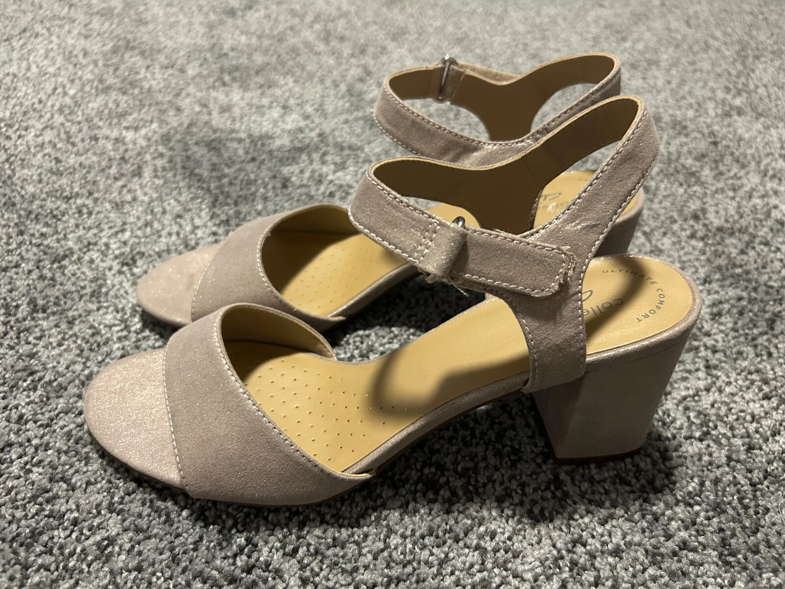 Sandali donna Clarks Collection 9 punta aperta tacco a blocco Deva Alice metallizzati nuovi