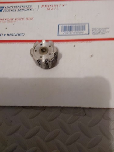 Team Associated AE .15 Cylinder Head - NOS NTC3/RC10GT - Picture 2 of 2
