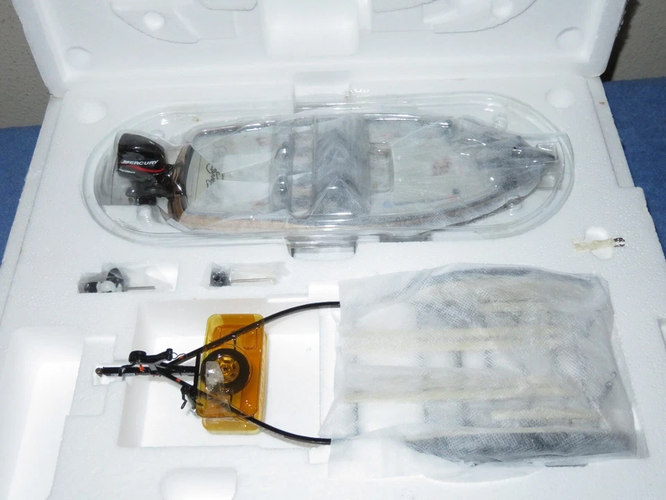 #3 GOODWRENCH BASS DALE EARNHARDT 2003 NITRO BOAT & TRAILER ACTION 1:24 5981 LE - Image 4 of 4