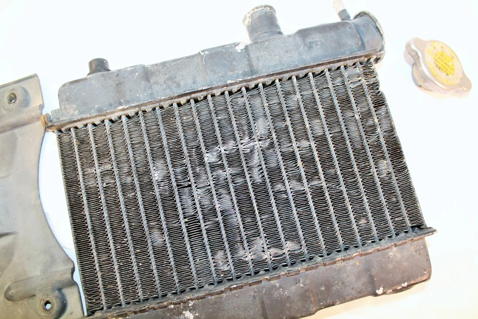 1985 1986 HONDA INTERCEPTOR 1000 SUB-RADIATOR ASSY 19050-MJ4-670 Foto 3 de 4