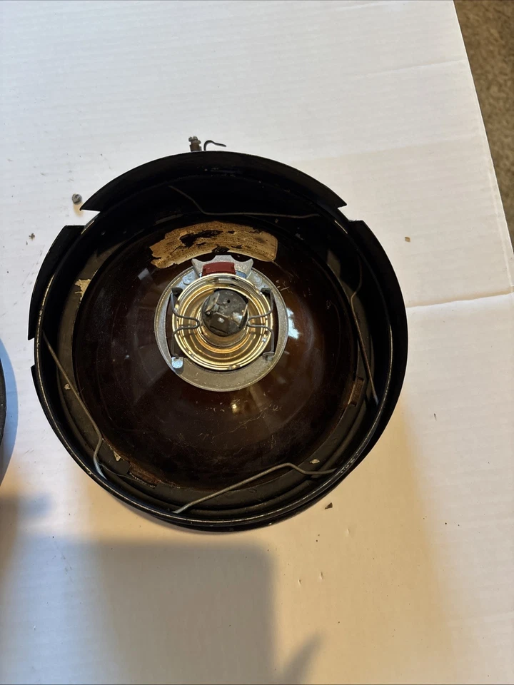 Vintage Set of Hella Porsche 911 Headlights with cans - Image 4 of 4