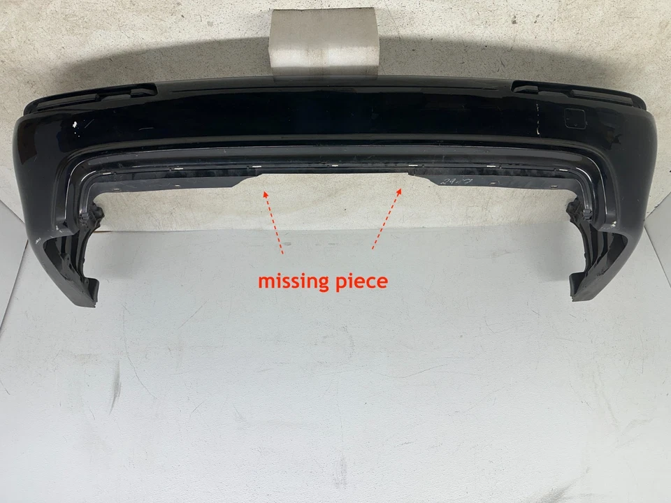 2000-2003 BMW E39 M5 Rear Bumper Cover Trim Diffuser Panel OEM Missing Chipped Foto 2 de 4