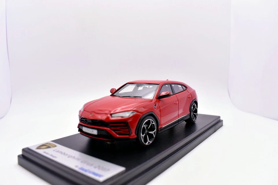 1:43 Scale Lamborghini Urus Red Looksmart Road Vehicles - Image 3 of 4