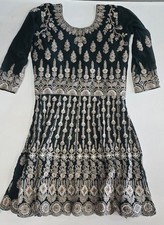 Embroidered green and White Velvet Pakistani Salwar Kameez Set with Dupatta