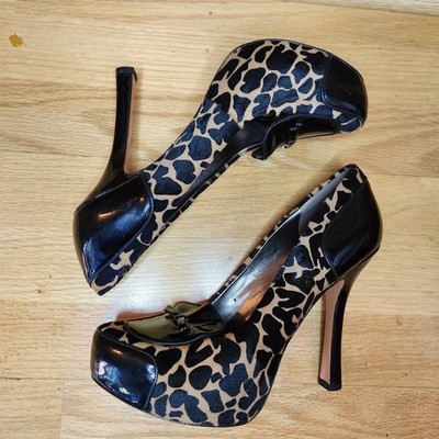 Joan and David Leopard Print w/ Black Patent Leather Accent Stiletto 9 1/2M