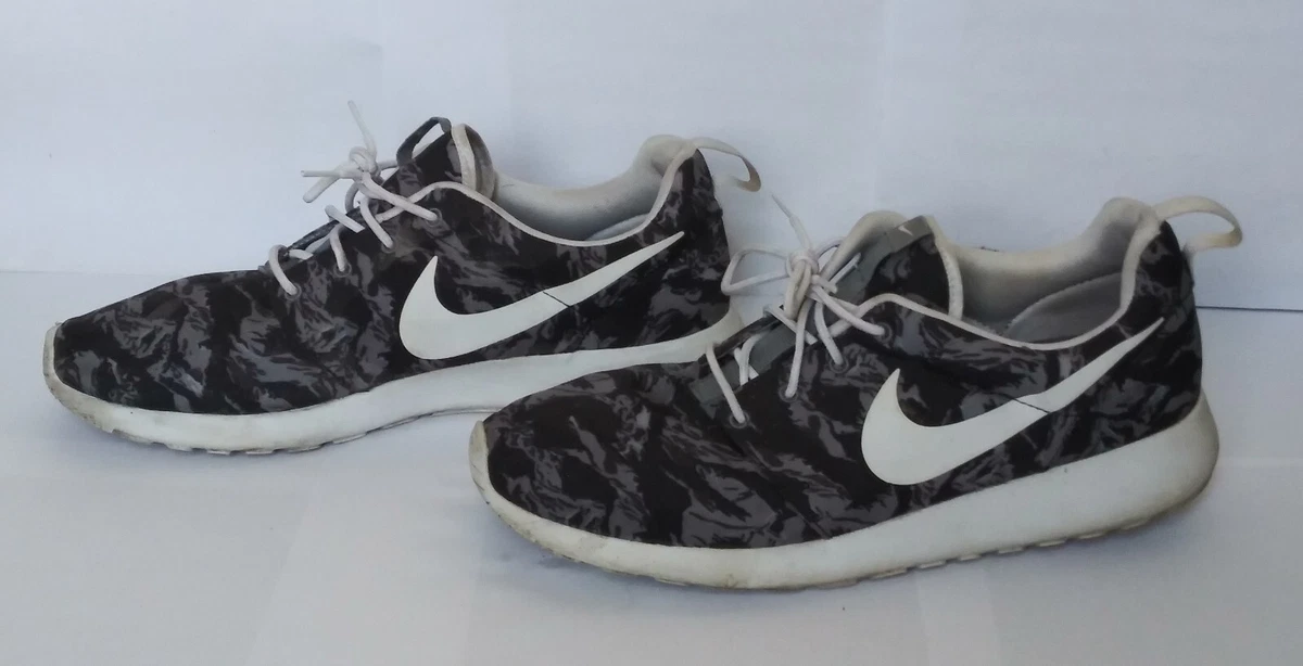NIKE Roshe One Mens Shoes 11.5 655206 014 Black White Camo Print