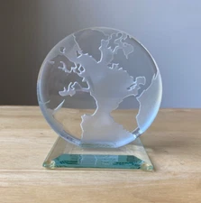 Vintage MILON TOWNSEND ART GLASS Disc Shaped Etched Globe Paperweight - VGUC