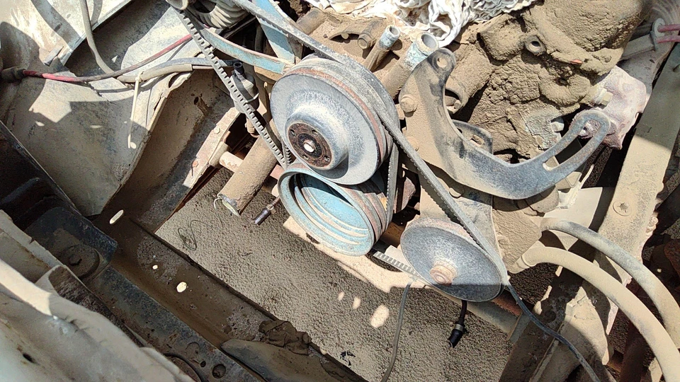 Dodge Ram W250 1981-1991 equilibrador armónico polea del cigüeñal con perno fabricante original 5,2 l Foto 2 de 4