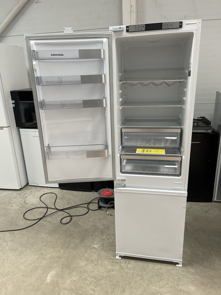 Grinding Integrated 70/30 Fridge Freezer K54275HEB. eBay