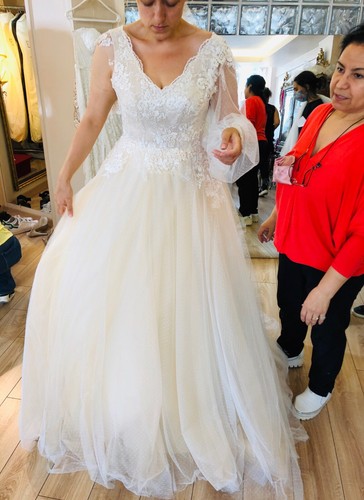 wedding dress - Picture 5 of 6