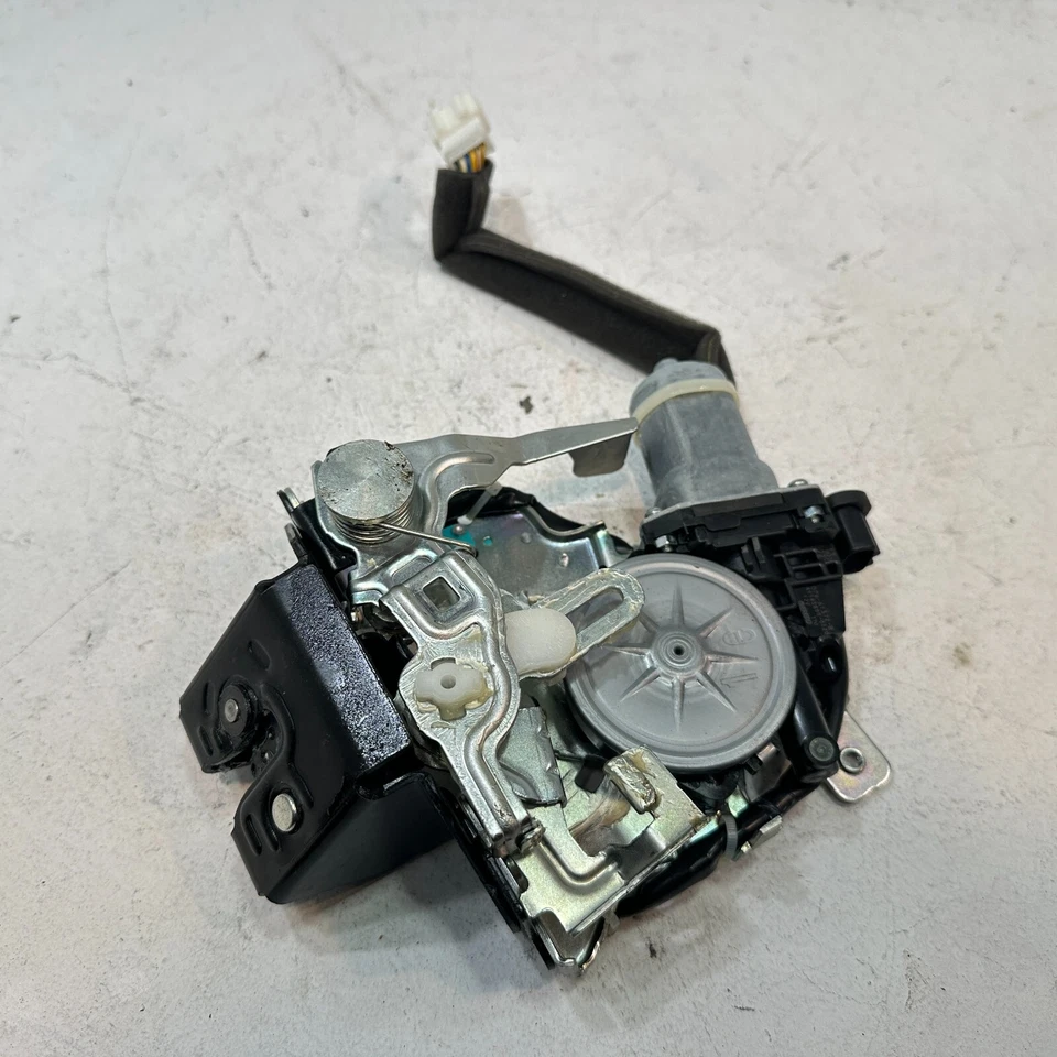 Actuador de pestillo de cerradura de puerta trasera puerta levadiza Acura MDX 2014-2020 FABRICANTE DE EQUIPOS ORIGINALES Foto 4 de 4