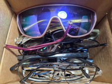 1 LB 5.7 Ounces Sunglasses Eyeglasses Assorted Lot Lost and Found Collection
