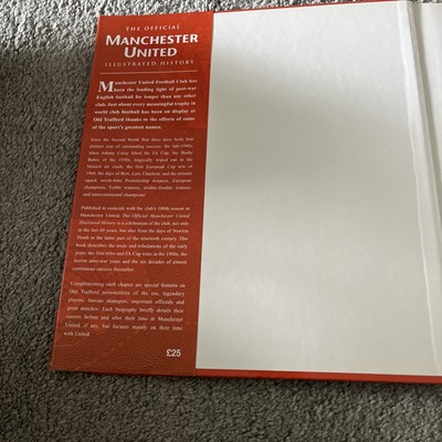 The Official Illustrated History Of Manchester United Football