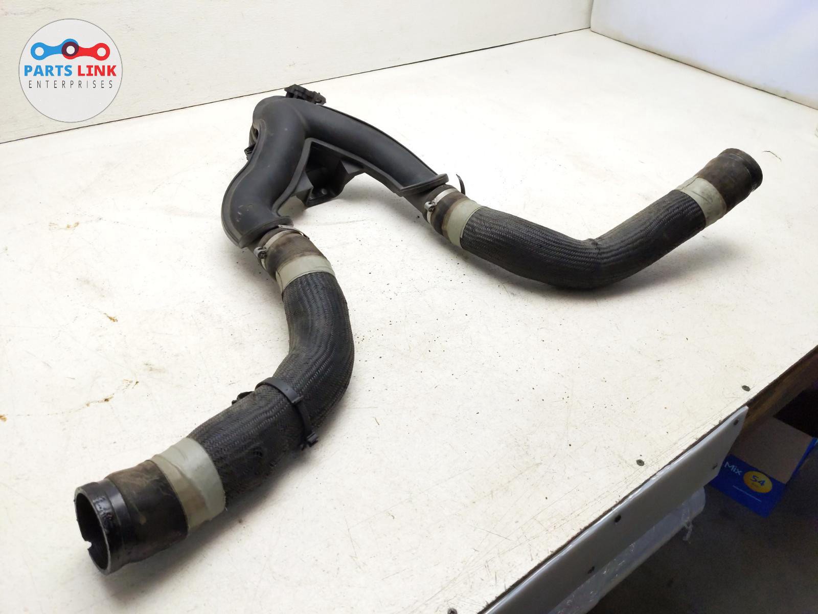 2017-20 MASERATI LEVANTE ENGINE AIR CLEANER INTAKE INTERCOOLER CENTER HOSE M161