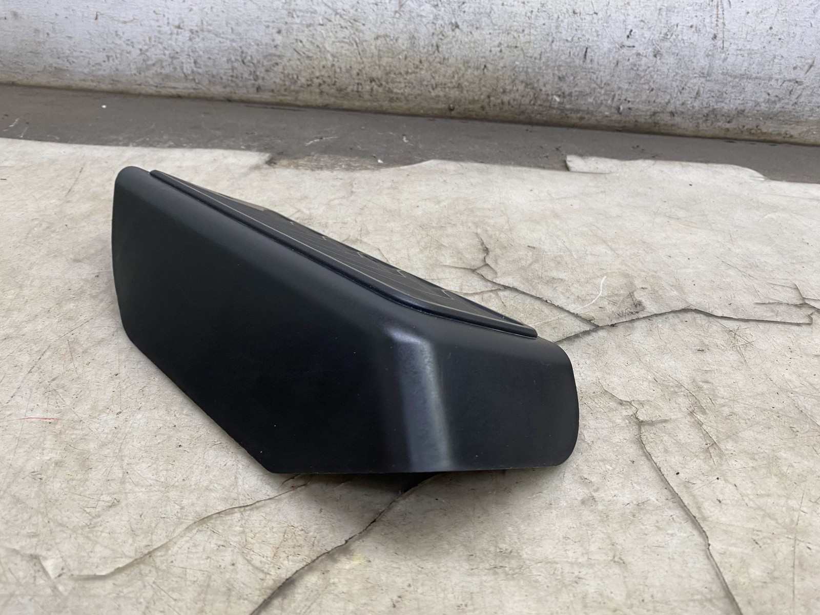 2020-2025 ASTON MARTIN DBX OEM DRIVER FOOT REST DEAD PEDAL LHD MY83-12020-AA