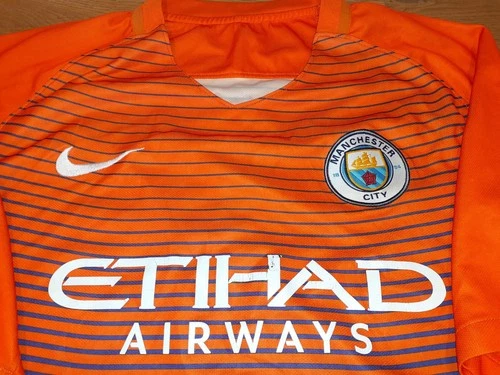 Manchester City Football Shirt (XL)