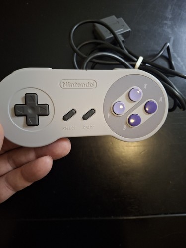 Super Nintendo SNES Jr. Console - Super Mario World 2: Yoshi's Island + Extras - Picture 16 of 24