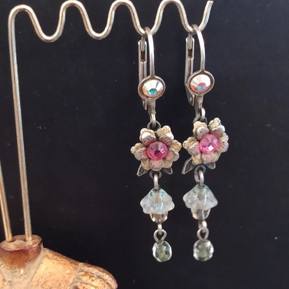 Pendientes Michal Negrin enchapados en plata delicados románticos cristales de flores rosas gota Foto 3 de 4