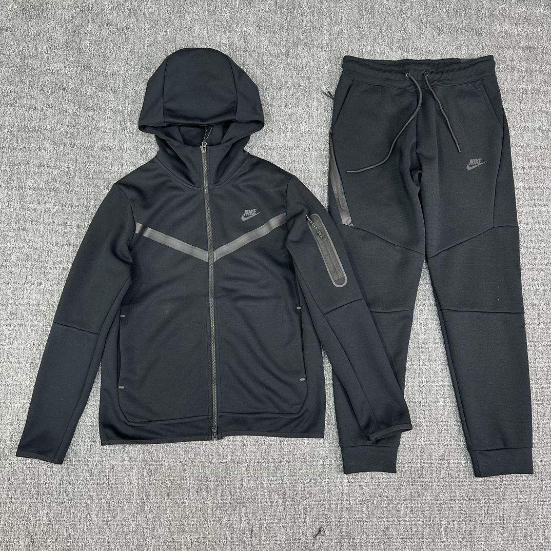 Nike Tech Fleece Overall mit Kapuze schwarz Sweatshirt und Hose Größe XL