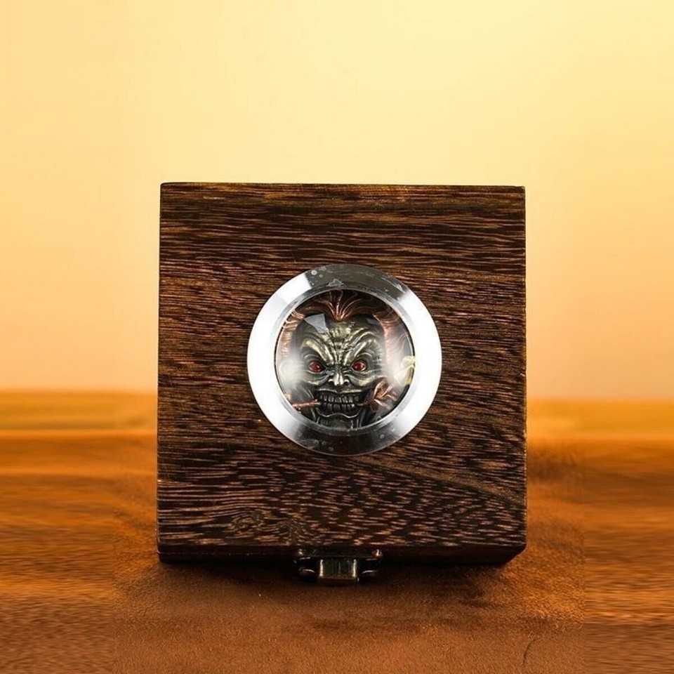 Zippo Clown's Rose Eye Color Change Silver Etching 5 Sided Finish