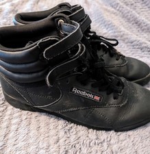 Women's 7 Youth 5 Retro Black Hi Top Classic Reebok Shoes Sneakers Freestyle
