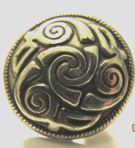 Set of 2 Lindesfarne Spiral Concho 1" (2.5 cm) Tandy Leather 11373-32 - Picture 7 of 12