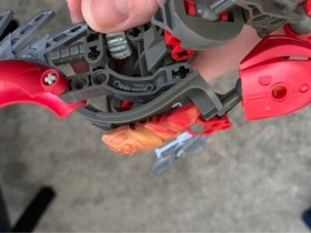 LEGO BIONICLE: Rahkshi Turahk (8592)  Complete w/ Kraata (No Instructions)