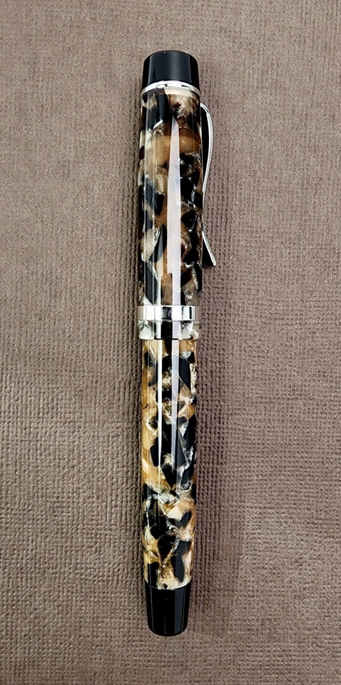 Pluma Estilográfica Laban Pinto Coal Flake RN-F788CF (Sin Caja/Papeles) Foto 3 de 4