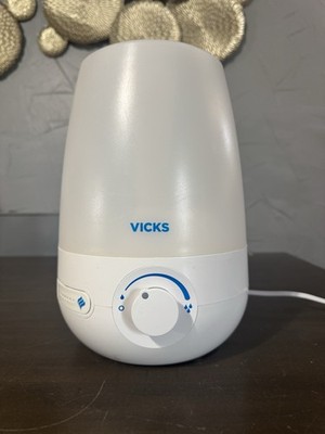 Vicks 1 Gallon Filter Free Cool Mist Humidifier, 400 Sq ft, White, VUL545