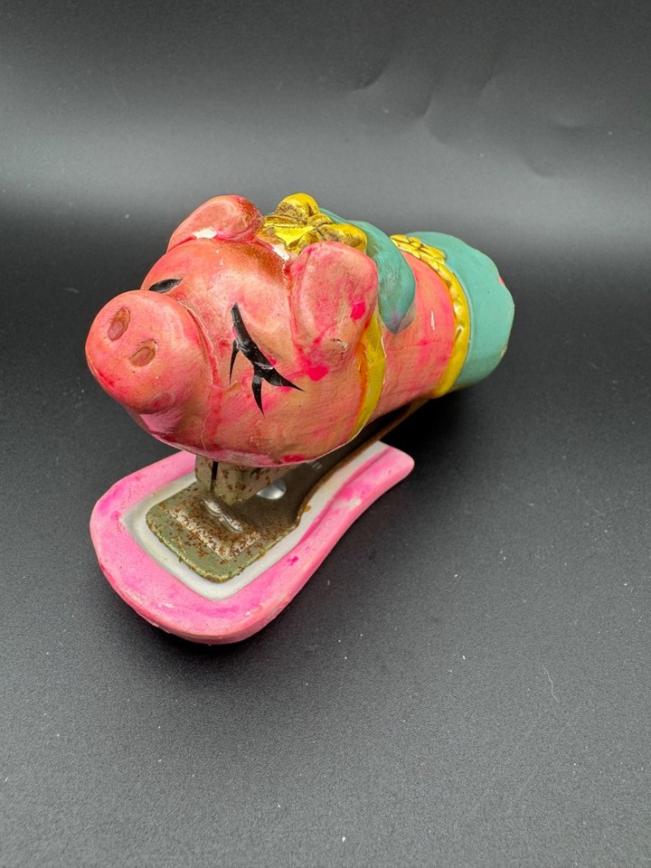 A 1963 chalkware pig stapler from Holiday Fair Japan — a fully functional, 60-year-old animal stapler that is genuinely one of a kind.