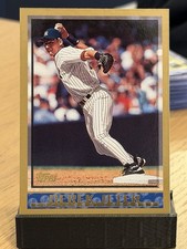 1997 Topps Baseball Cards 25