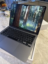 MacBook Apple Air 15 516Go SSD 16 Go RAM Puce M3 CPU 8 cours GPU 10 cœurs Gris