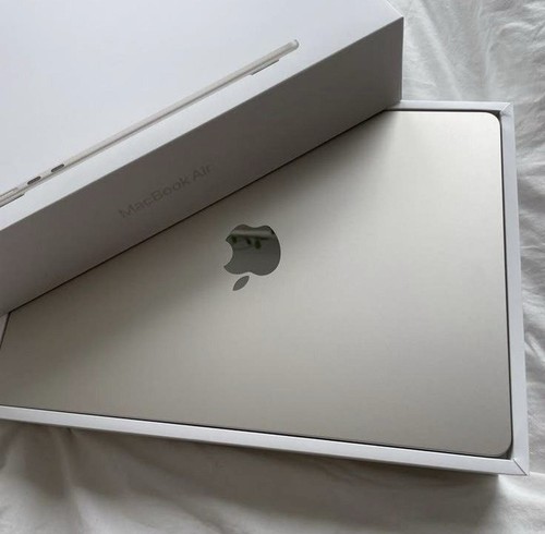 MacBook Air - Picture 3 of 3