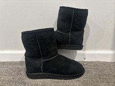 UGG Short Classic Boot Black Women  s Size 5