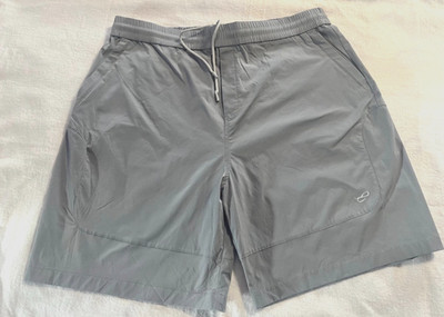 Ola Kala   :   Elysium Track Short  Gr XXL  NEU   --- ein Hingucker  ---