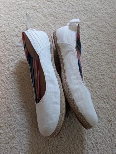 Nuevos mocasines planos UGG de lona blanca Perrie con corbata blanca talla 8 - Imagen 4 de 5