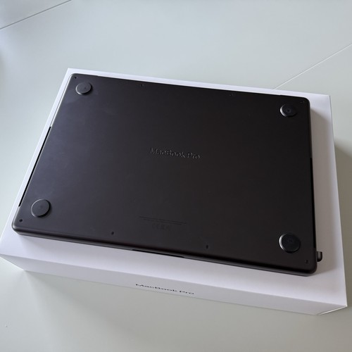 Apple MacBook Pro 14" M4 Pro (12 Core CPU / 16 Core GPU) 24GB/512GB Schwarz - Afbeelding 7 van 11