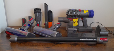Dyson V8 Absolute Pro Kabelloser Staubsauger mit Zubehör