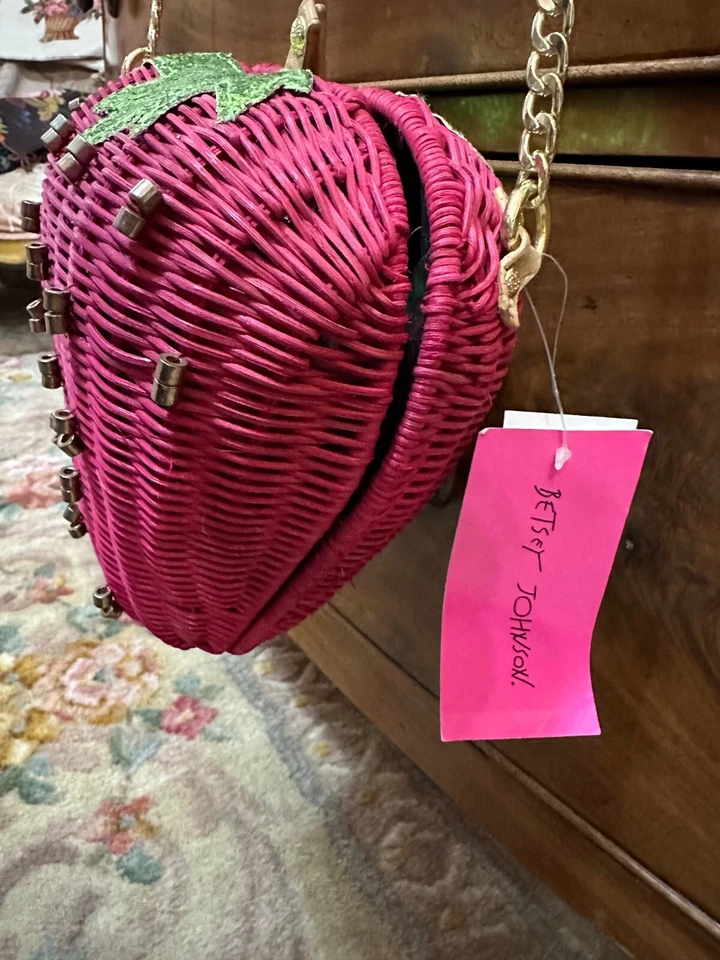 Betsey Johnson Fresa Mimbre Ratán Monedero Verde Brillo Rojo Rosa Baya Foto 4 de 4