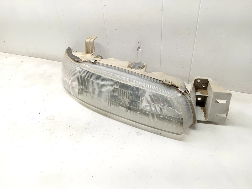 Faro derecho pasajero Mazda 626 1993-1997 OEM, 114-58364R Foto 4 de 4