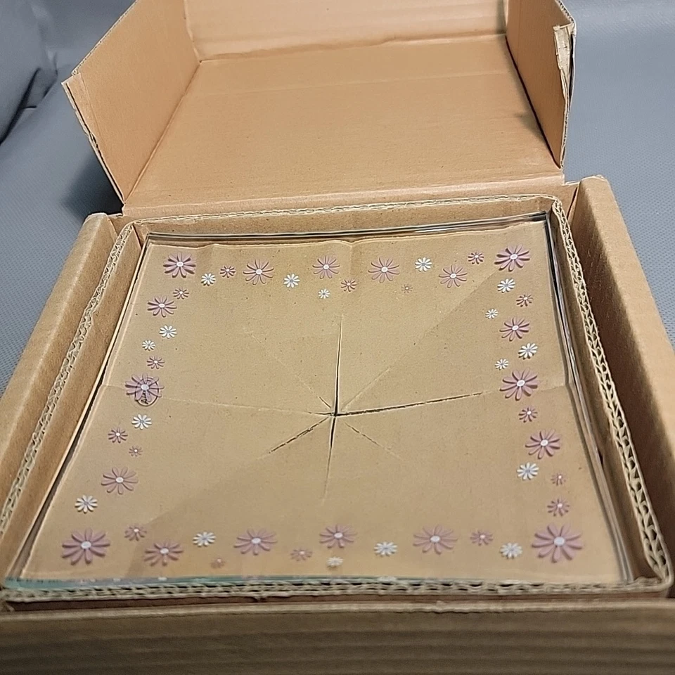 4 Pampered Chef Daisy Glass Dessert Plates 2818 Pink White 6×6 Inch-Open Box-New - Image 4 of 4