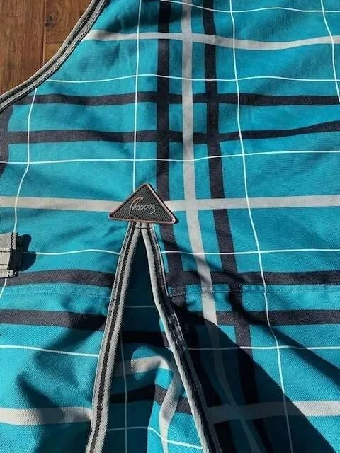 Cobertor Pessoa Alpine 1200D peso pesado / 72" / 300g - Imagem 2 de 4