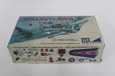 VINTAGE RARE Model Products by Craft Master DOUNTLESS Aircraft 1:72 Scale Kit