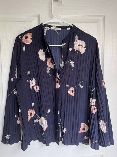 Vince Women’s Navy Floral Pleated Blouse Size Small PRISTINE CONDITION