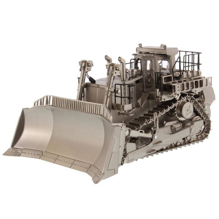 CAT D11T トラック型ブル　1:50 CAT D11T TRACK TYPE TRACTOR SCALE 1:50 - CTP Store