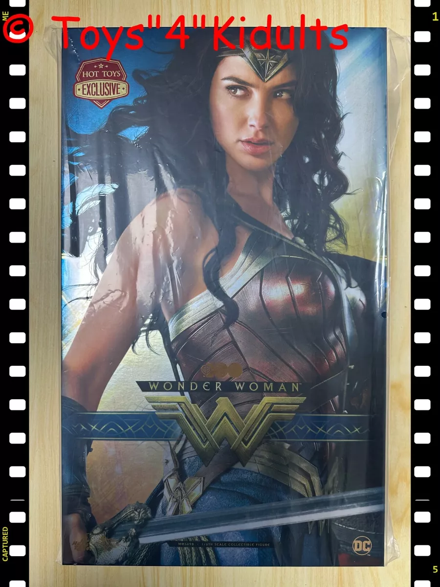 Gal gadot hotsell hot toys