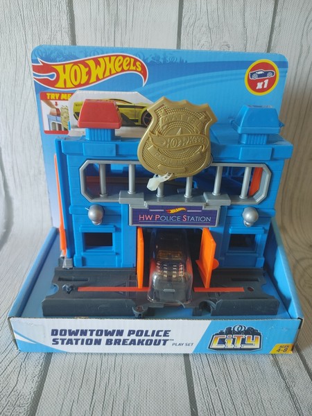 hot wheels downtown police station breakout